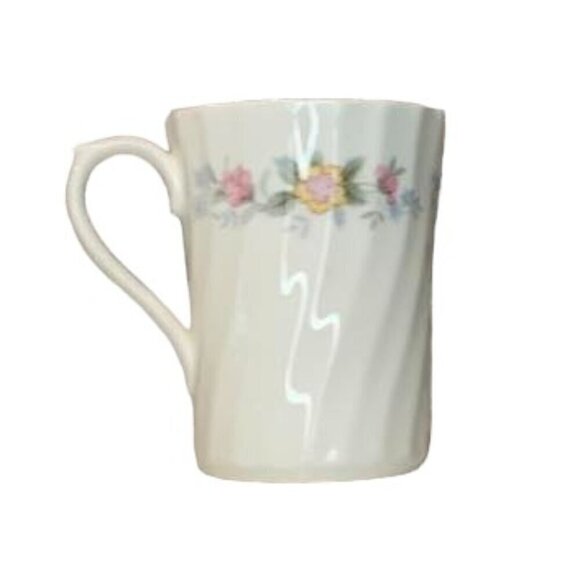 VINTAGE Royal Stuart Fine Bone China Coffee Tea Mug - Picture 1 of 3